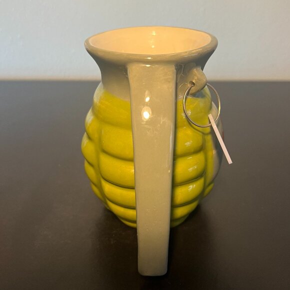 BIG MOUTH.Hand Grenade Shaped COMPLAINT DEPARTMENT "Take a Number" Novelty Mug - Picture 8 of 12